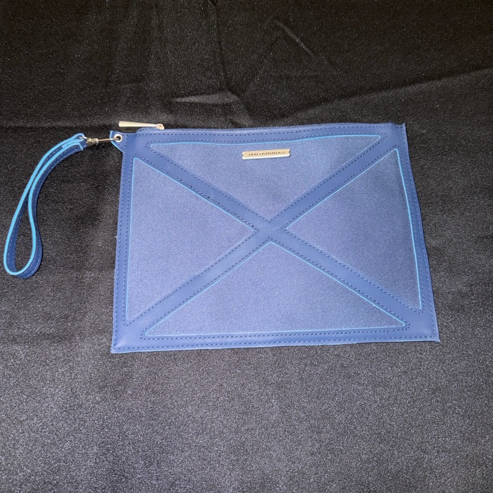 JANTAMINIAU Blue Geometric Wristlet Clutch